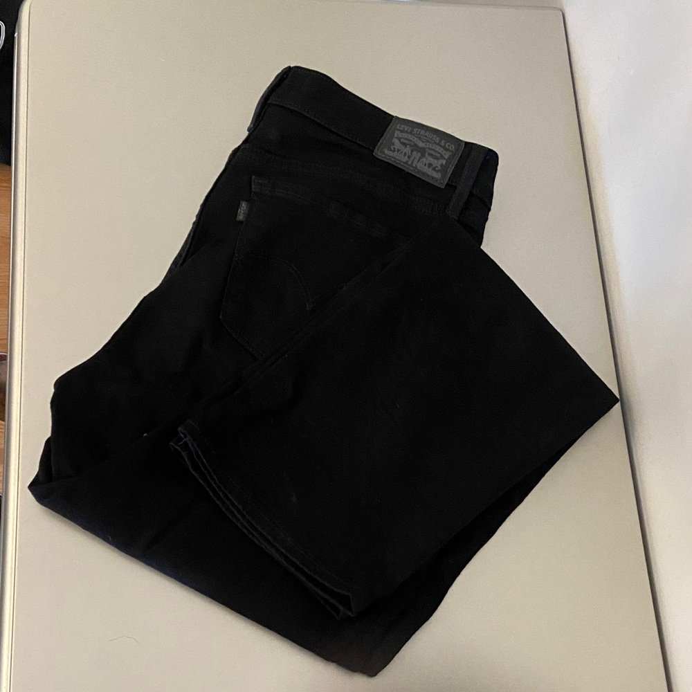 Womens Levi’s 314 Shaping Straight Black Jeans